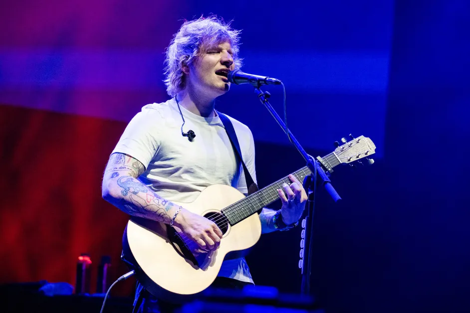 Umuhanzi Ed sheeran yasabye imbabazi igitaraganya