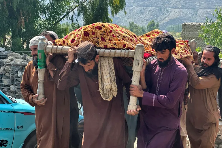 Afghanistan ivuga ko abantu batatu bishwe n’ibitero by’indege za Pakistan.