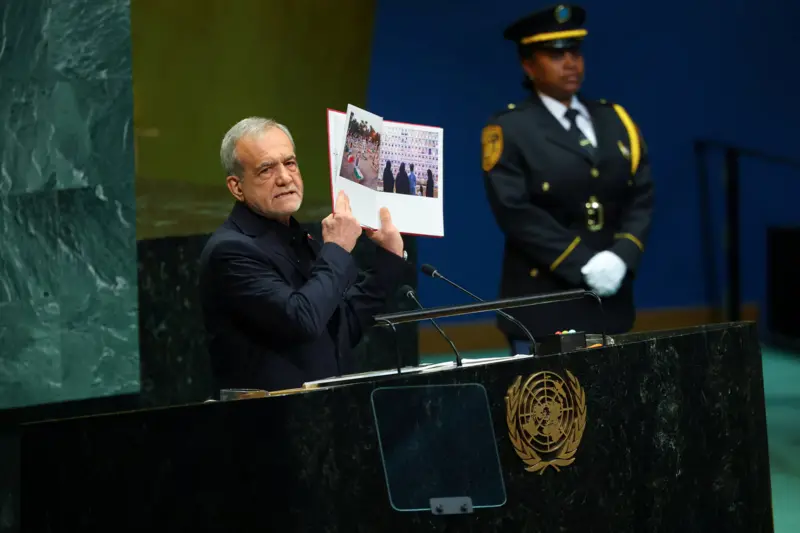 Pezeshkian, yabwiye Donald Trump ko igihugu cye kitazigera “gipfukamira Amerika