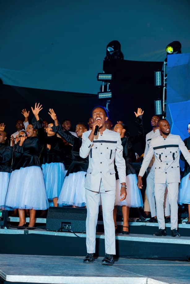 Intangiriro z'icyumweru wiyumvira Rurema” ya Living Hope indirimbo iri kunyura benshi